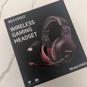 Wireless gaming headset